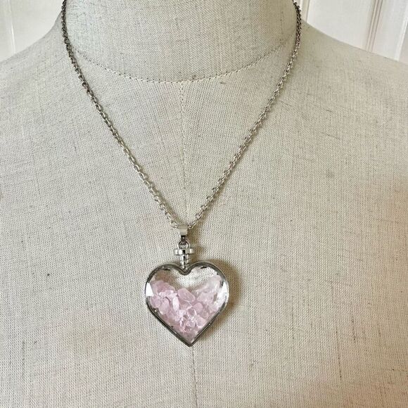 Blessings pink Crystal Chips in Faceted Glass Heart Pendant Necklace - Picture 1 of 9